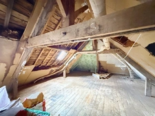Maison à Immeuble de rapport avec logements 9 pièces + local commercial – fort potentiel- ROHAN (56)