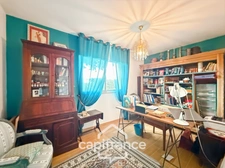Spacieuse maison familiale en brique – 4 chambres, terrasse de 60 m² avec pergola – Proximité immédiate du centre de Noyal-Pontivy