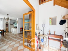 Spacieuse maison familiale en brique – 4 chambres, terrasse de 60 m² avec pergola – Proximité immédiate du centre de Noyal-Pontivy