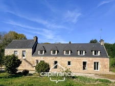 Maison à vendre. Propriété de caractère sur plus de 12 hectares – Bois, étangs et dépendances – GUERN