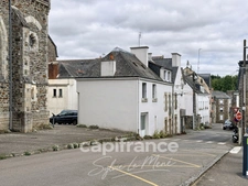 Maison à Immeuble de rapport avec logements 9 pièces + local commercial – fort potentiel- ROHAN (56)