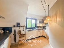 À VENDRE PONTIVY – Appartement rénové de plus de 73 m² au dernier étage, à 500 m du centre-ville