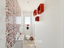 Maison contemporaine de plain-pied de 160 m² – 4 chambres – Véranda de 27 m² avec spa – Double garage – Carport – Noyal-Pontivy