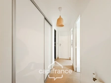 À VENDRE PONTIVY – Appartement rénové de plus de 73 m² au dernier étage, à 500 m du centre-ville