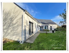 À vendre au Sourn, à proximité immédiate de Pontivy : découvrez cette spacieuse maison familiale de plus de 200 m² habitables
