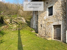 Bolozon (01) Authentic stone house 133 m² – 5 bedrooms – 3200 m² plot – Outbuildings and vaulted cellars