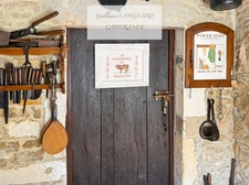 Revonnas (01250)- Ancienne Fruitière du XVIIe siècle - 247 m² de charme et d'histoire 