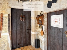Revonnas (01250)- Ancienne Fruitière du XVIIe siècle - 247 m² de charme et d'histoire 