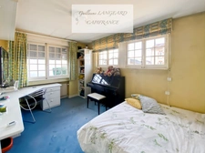 Exceptional house in the city center, 364 m2 and 1414 m2 of land - OYONNAX (01)