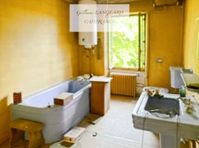 OYONNAX (01100) - PROPERTY COMPRISING SEVERAL BUILDINGS - 6720 m2 OF LAND