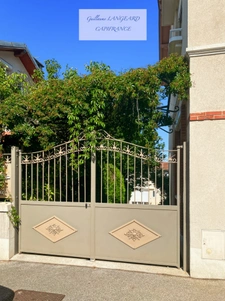 For sale Oyonnax Centre (01100) – Characterful bourgeois residence with converted outbuilding – Ideal for investors