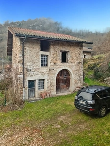 Bolozon (01) Authentic stone house 133 m² – 5 bedrooms – 3200 m² plot – Outbuildings and vaulted cellars