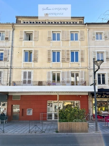 MOREZ (39) - Commercial premises 129 m² – Ideal for professional practices / offices / retail – City center