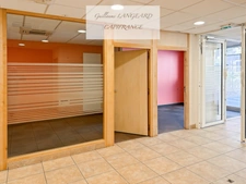 MOREZ (39) - Commercial premises 129 m² – Ideal for professional practices / offices / retail – City center