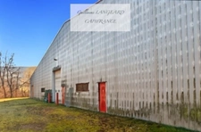 Industrial building 2,239 m² – Plot 9,687 m² – IZERNORE (01)