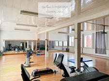 For sale in Oyonnax - Mixed-use building with commercial premises and residential apartments