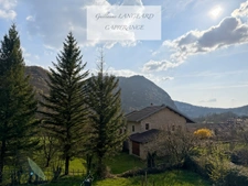 Bolozon (01) Authentic stone house 133 m² – 5 bedrooms – 3200 m² plot – Outbuildings and vaulted cellars