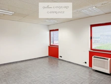 Bâtiment industriel 2 239 m² – Parcelle 9 687 m² – IZERNORE (01)