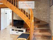 Martignat (01100) - Maison de village en pierres 92 m2, avec dépendances et fort potentiel d'agrandissement