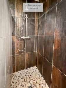 Au coeur de Thoirette (39240) - Maison de caractère en pierres – 4 chambres – Terrasses aménagées 