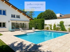 Exceptional house in the city center, 364 m2 and 1414 m2 of land - OYONNAX (01)