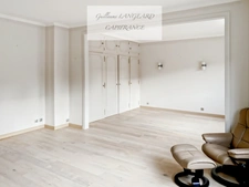 OYONNAX (01) - For sale: 5-room house of 155 m² + professional workshop of 423 m² - 1220 m² of land