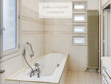 OYONNAX (01) - For sale: 5-room house of 155 m² + professional workshop of 423 m² - 1220 m² of land