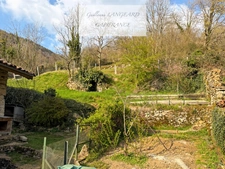 Bolozon (01) Authentic stone house 133 m² – 5 bedrooms – 3200 m² plot – Outbuildings and vaulted cellars