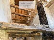 Bolozon (01) Authentic stone house 133 m² – 5 bedrooms – 3200 m² plot – Outbuildings and vaulted cellars