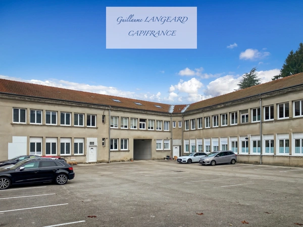 À vendre Oyonnax - Bâtiment mixte locaux professionnels et Appartement d'habitation