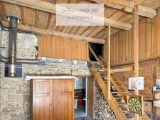 Martignat (01100) - Stone village house of 92 m2, with outbuildings and strong potential for expansion