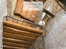 Bolozon (01) Authentic stone house 133 m² – 5 bedrooms – 3200 m² plot – Outbuildings and vaulted cellars