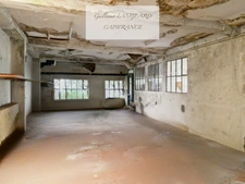 OYONNAX (01) - For sale: 5-room house of 155 m² + professional workshop of 423 m² - 1220 m² of land