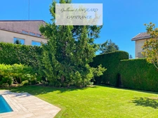 Exceptional house in the city center, 364 m2 and 1414 m2 of land - OYONNAX (01)