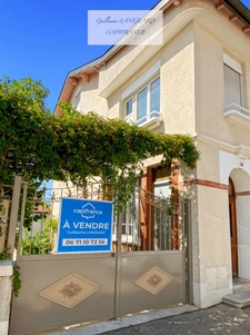For sale Oyonnax Centre (01100) – Characterful bourgeois residence with converted outbuilding – Ideal for investors