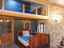 Bolozon (01) Authentic stone house 133 m² – 5 bedrooms – 3200 m² plot – Outbuildings and vaulted cellars