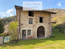 Bolozon (01) Authentic stone house 133 m² – 5 bedrooms – 3200 m² plot – Outbuildings and vaulted cellars
