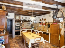 Revonnas (01250)- Ancienne Fruitière du XVIIe siècle - 247 m² de charme et d'histoire 