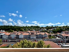 ARCACHON (33120) - APPARTEMENT DUPLEX EN DERNIER ETAGE - 2 CHAMBRES + BALCON TERRASSE + CELLIER + PARKING SECURISE