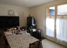 Dpt Saône et Loire (71), for sale ROMENAY building - 4 apartments and 1 commercial premises