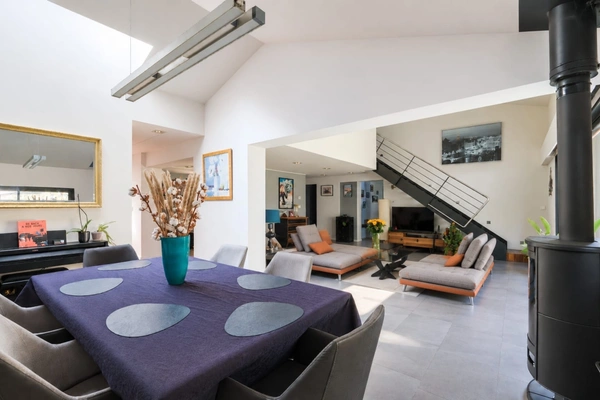 Maison à vendre 7 pièces MARTIGNAS SUR JALLE (33)