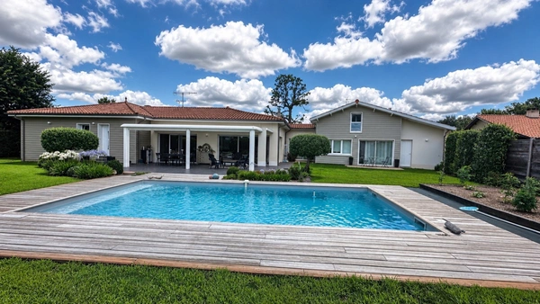 Maison à vendre 6 pièces MARTIGNAS SUR JALLE (33)