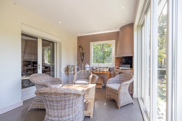 Dpt Gironde (33), à vendre MARTIGNAS SUR JALLE Ensemble immobilier 300m² - Terrain 1617m² 