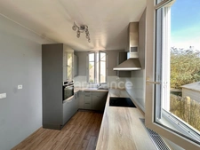 Maison à vendre 5 pièces  4 Chambres FEUCHEROLLES (78)
