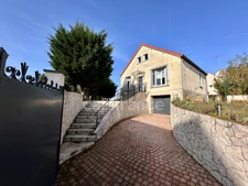 Maison à vendre 5 pièces  4 Chambres FEUCHEROLLES (78)