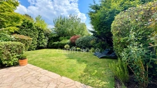 Maison familiale non mitoyenne avec jardin clos, au cœur du domaine Le Parc – Noisy-le-Roi