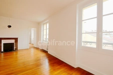 VERSAILLES CHANTIERS – Appartement lumineux 60 m² (70 m² utiles) proche gare, cave et local vélo
