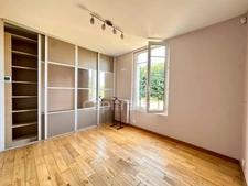 Maison à vendre 5 pièces  4 Chambres FEUCHEROLLES (78)