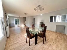 Maison à vendre 5 pièces  4 Chambres FEUCHEROLLES (78)