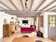 🌿 Family home with two separate living spaces – 240 m² – Land 1126 m² – Exclusive listing